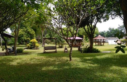 Dan Chang Hotel | โรงแรมฉัตรแก้ว