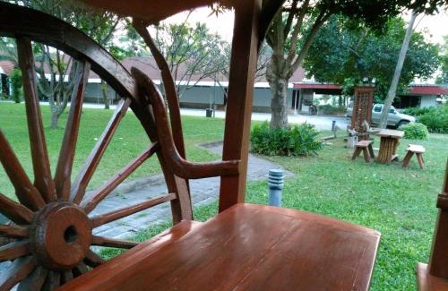 Dan Chang Hotel | โรงแรมฉัตรแก้ว