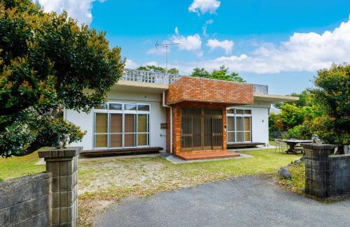 Izumi Casa | ジャングリアすぐ近くのGrandmas House 山の宿は一棟貸でBBQ可能