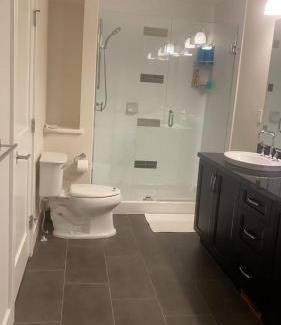 Burke Mountain Casa | 宽敞的私人套房&热水浴缸&近交通和自然小径