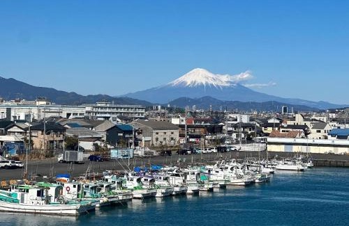 Suruga Ward Casa | 富士山も見える静かな港町用宗のオーシャンビューゲストハウスRomey