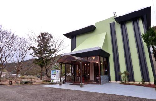 Katsura-cho Hotel | 料理旅館ゆり野