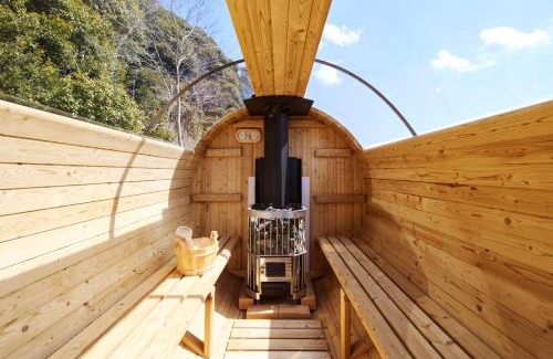 Kimitsu Casa | 星が降りそそぐVilla 都心から70分 にぎわいOK完全プライベート空間 吹抜けサウナ 最大8名 雨でもBBQ 天体観測 田園が広がるぽつんと宿