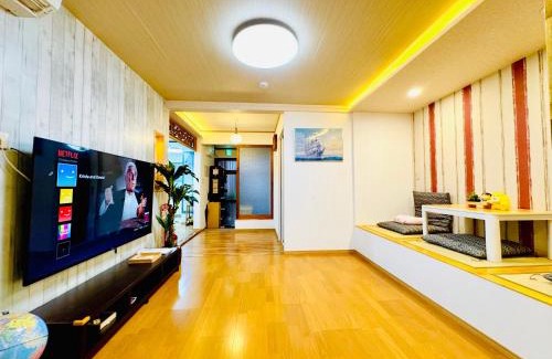 Nishinari Casa | 晶 距离车站步行5分钟 关西机场难波心斋桥直达 5 bedroom最多可住13人 超大客厅大电视有Netflix