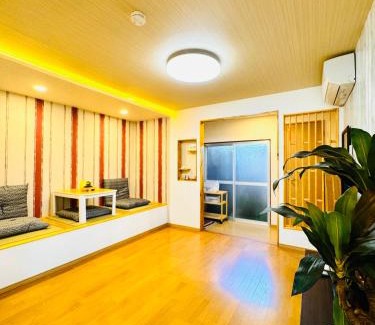 Nishinari Casa | 晶 距离车站步行5分钟 关西机场难波心斋桥直达 5 bedroom最多可住13人 超大客厅大电视有Netflix