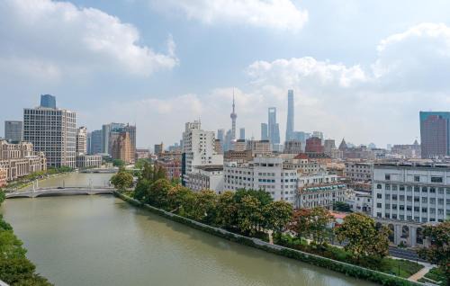 Shanghai Apartamento | 梧舍壹号 外滩百年公寓B&B -Riverside Grace Suites on the bund and metro station