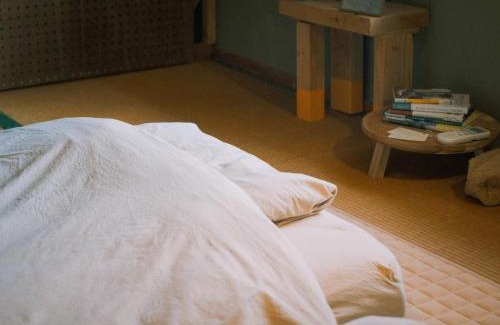 Mima Casa | 泊まれる本屋 まるとしかく