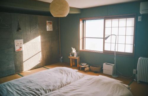 Mima Casa | 泊まれる本屋 まるとしかく