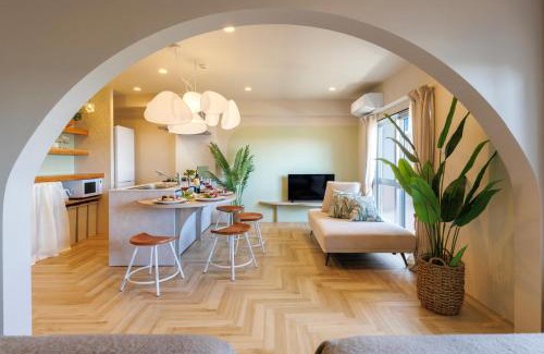 Yonabaru Apartamento | 海の見える高層階グループファミリー歓迎コストコ近くthe琉球タワー7A