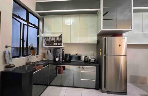 Kluang Casa | 简 民宿 居銮绿园 J Home Kluang Indah