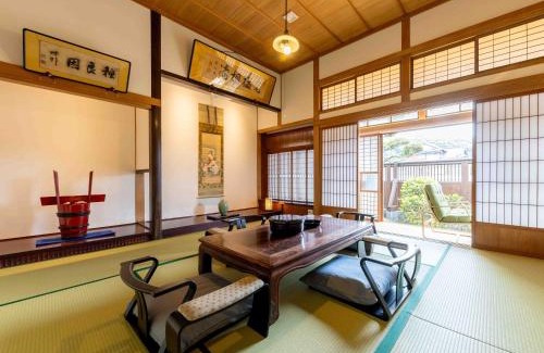 Kashima Casa | 総襖絵の宿 水頭別宅 Suito Bettaku 19 years old minimum age to stay