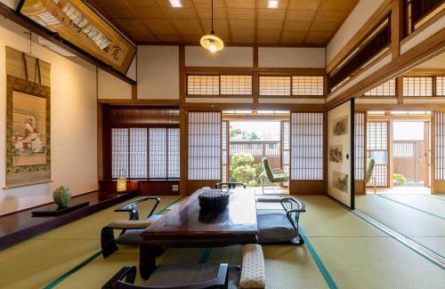 Kashima Casa | 総襖絵の宿 水頭別宅 Suito Bettaku 19 years old minimum age to stay