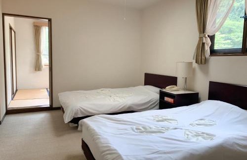 Yuzawa Cabina | 豊島ロッヂ苗場