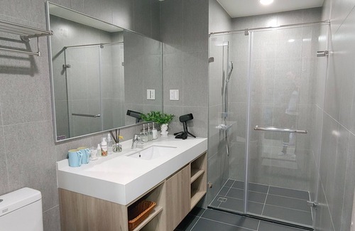 Toucheng Apartamento | 走路3分鐘到海邊玩沙踏浪、海天一色大坑腳踏車步道、觀賞龜山島日出,或者享受著眺望蘭陽平原的悠閒,待在宜蘭吧! 躺著看山看海。