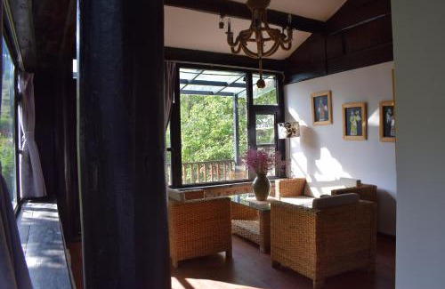 Shuhe Old Town Casa | 阅时 Adonis野生派 Black Bar 森林大院民宿
