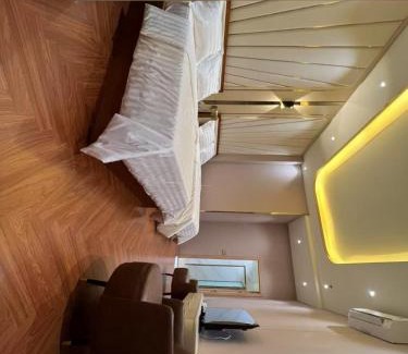 District 5 Hotel | 麗琼酒店