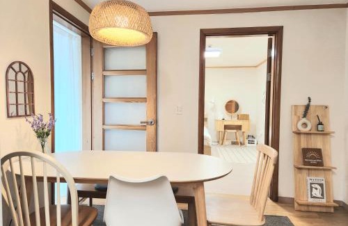 Cheongnyong-dong Apartamento | 봉천역9분 Bongcheon Bliss Family trip friendship trip big two-room 8 people near station airport bus line 2 Bongcheon Station Seoul National University Station