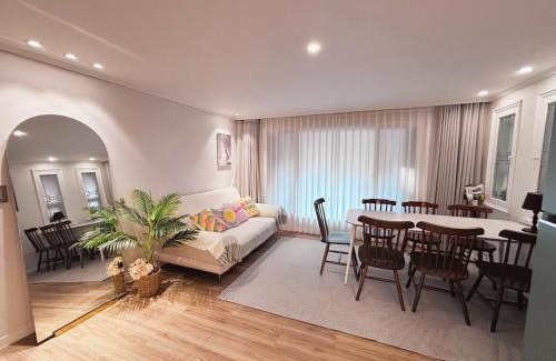 Bongcheon-dong Casa | 서울대입구역 근처 넓고 조용한 3룸 5베드 대가족 친구모임 추천