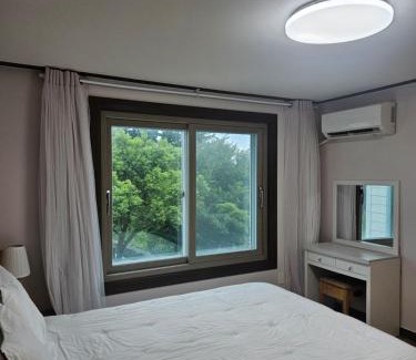 Daecheon-dong Casa | 조은하우스 서귀포 독채펜션