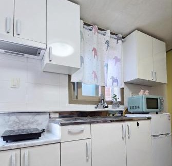Gwangjin Casa | 화가의 집 -아차산역, 풀옵션 원룸 ,2베드 2인, 세탁기건조기, 장박, 건국대&세종대