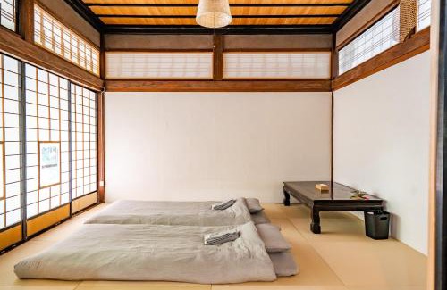 Eiheiji Casa | 1日1組限定 体験型古民家宿"ハレハレ" 超新鮮卵かけご飯付き-自給自足を営む若夫婦がセルフビルドした宿- 平飼い卵の収穫と五右衛門風呂沸かし体験付き