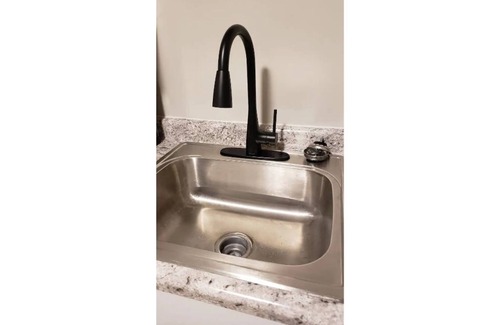 Quincy Apartamento | 1 bdrm apt sleeps 3, W/D, free parking, wi-fi