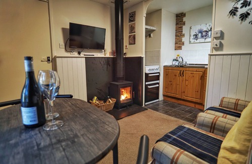 Holsworthy Cabaña | 1 Bed 17th Century Stone Cottage in Rural Devon