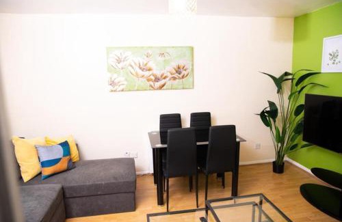 Edmonton Apartamento | 1 Bed Flat - Sleeps 4 - Parking - Wifi