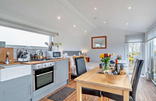 Dalry Casa | 1 Bed in Dalry 91418