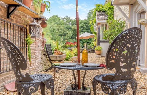 Longtown Casa | 1 Bed in Newton St Margarets 93134