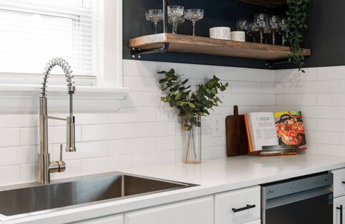 Roselawn Finance Apartamento | 1 Bed ~ Private Balcony ~ Walkable ~ Work Remote