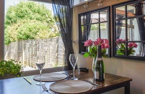 Charlton Marshall Cabaña | 1 bedroom accommodation in Blandford Forum