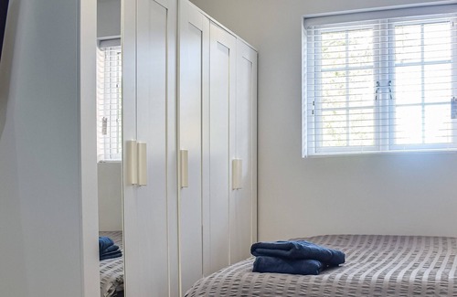 Crawley Cabaña | 1 bedroom accommodation in Crawley