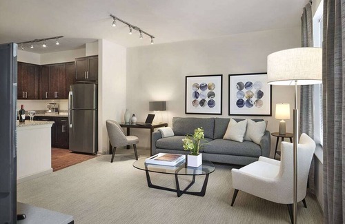 Newtown Square Apartamento | 1-Bedroom Apartment - 7-day min. - Background check/Lease Required