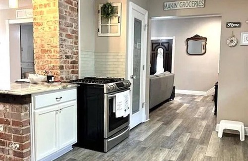 New Orleans Casa | 1 bedroom available in a house in Marrero with WiFi, AC, Washer& Dryer, and TV.