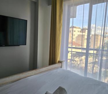 Mbotela Apartamento | 1 Bedroom Studio Sleeps 2 -Elevator -Free Parking
