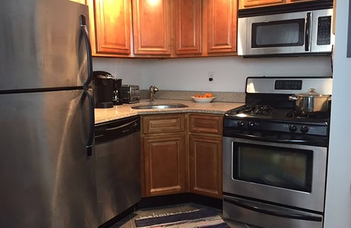 Asbury Park Condominio | Apartamento de 1 dormitorio con balcón en Asbury Park, a 2 cuadras de la playa STR # 2018-019