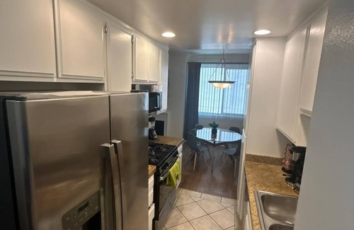 Beverly Hills Hotel | 1 BR Oasis Beverly Hills, Parking, Pool, & Fitness