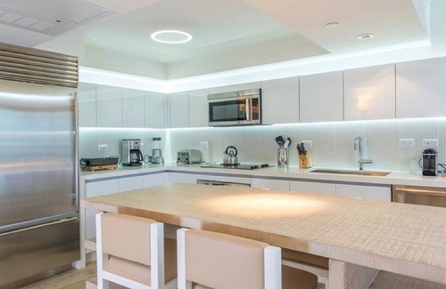 South Beach Apartamento | ** Oceanfront-Amazing - 5 * - South Beach-Spacious-1BR-1. 5 Bath-Resort Residence **
