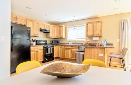 Como Casa | #1 - Magnolia · LARGE 5 Bed Lake Geneva Home 4 Blocks from Lake!