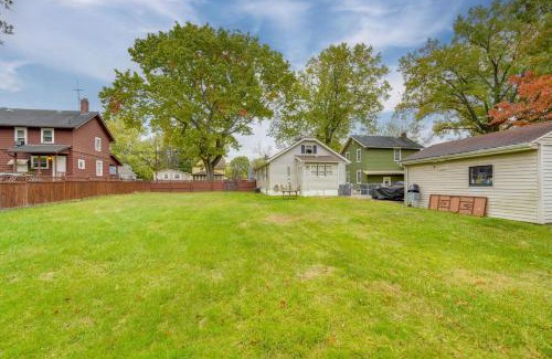 West Akron Casa | 1 Mi to Akron Zoo Ranch-Style Home with Yard!