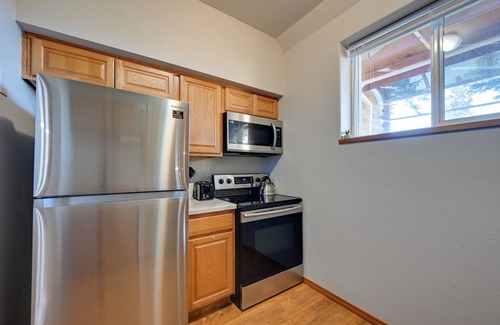 Boston Harbor Apartamento | 1 Mi to Burfoot Park: Olympia Apt w/ Scenic Views