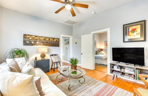 Wilmington Casa | 1 Mi to Dtwn Wilmington Quiet Cottage with Deck