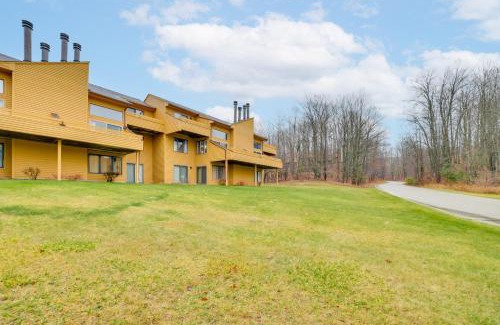 Harbor Springs Apartamento | 1 Mi to Nubs Nob Ski Resort Harbor Springs Condo