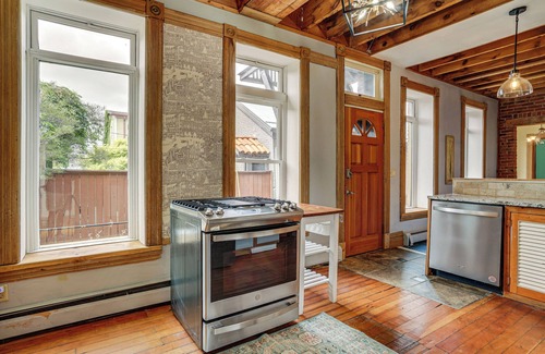 Capitol Casa | 1 Mi to Xcel Energy Center: Spacious Historic Home