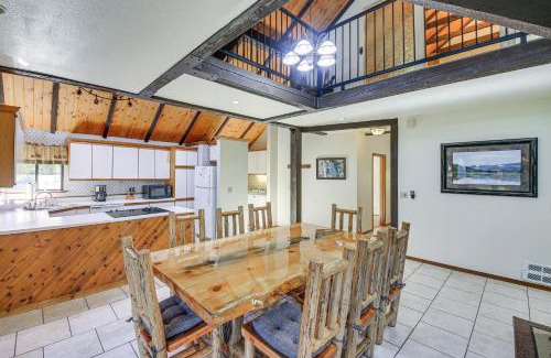 Libby Casa | 1 Mi to Dtwn Libby Peaceful Home with Creek Access!