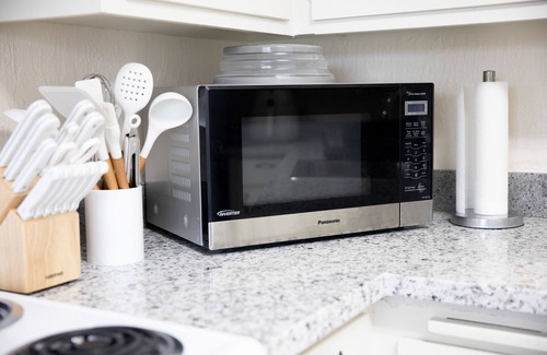 Clawson Apartamento | 1 mile from Kaiser Oakland, Alta Bates, & UCSF Benioff Children's Hospital.