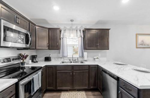 Clarksville Casa | 1-Mile to Downtown Clarksville 2 Comfy Homes