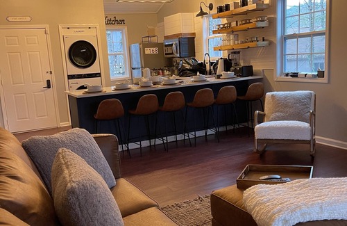 Waleska Cabaña | 1 Min Walk to Lake Life Golf Pool Hike Kayak Fire Pit Tennis Swim Lakepoint BBQ