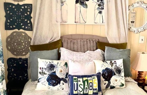 Kinston Casa | 1 of a Kind Staycation Destination